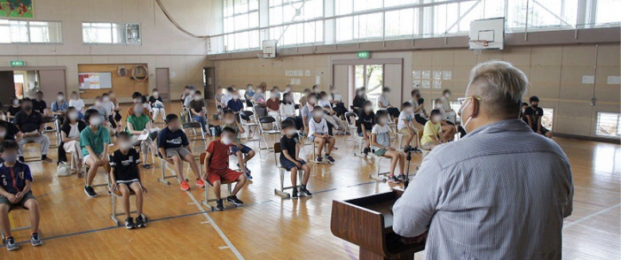 写真：川西町立犬川小学校での研修会の様子